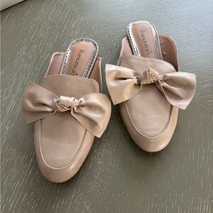 Francesca's Collections Cream Bow Mules